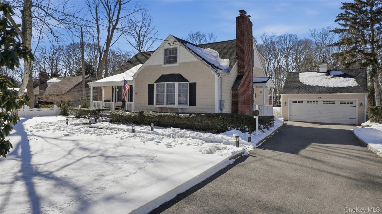 94 Fairview Avenue, Bayport, NY 11705 Main Photo