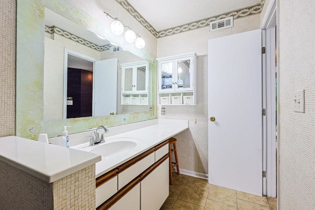 1943 Bent Grass Dr.  Photo 20