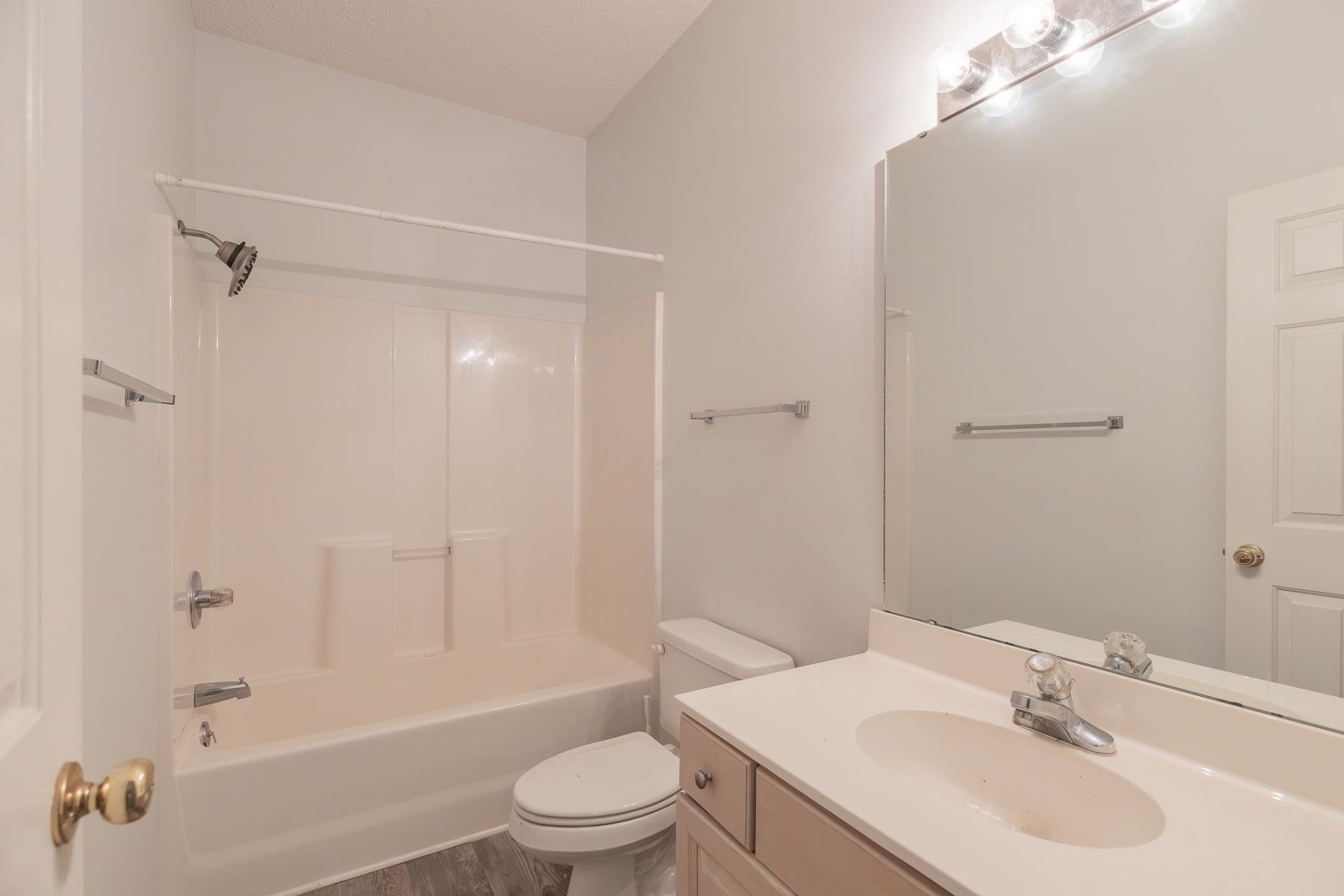 5209 Sweetwater Blvd. Photo 5