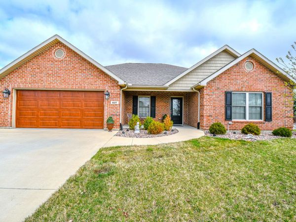 607 W Bentley Circle, Troy, OH 45373