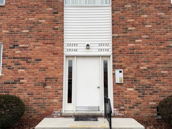 29248 Hoover Road, Warren, MI 48093