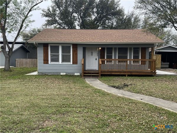 105 E Huebinger Street, Marion, TX 78124