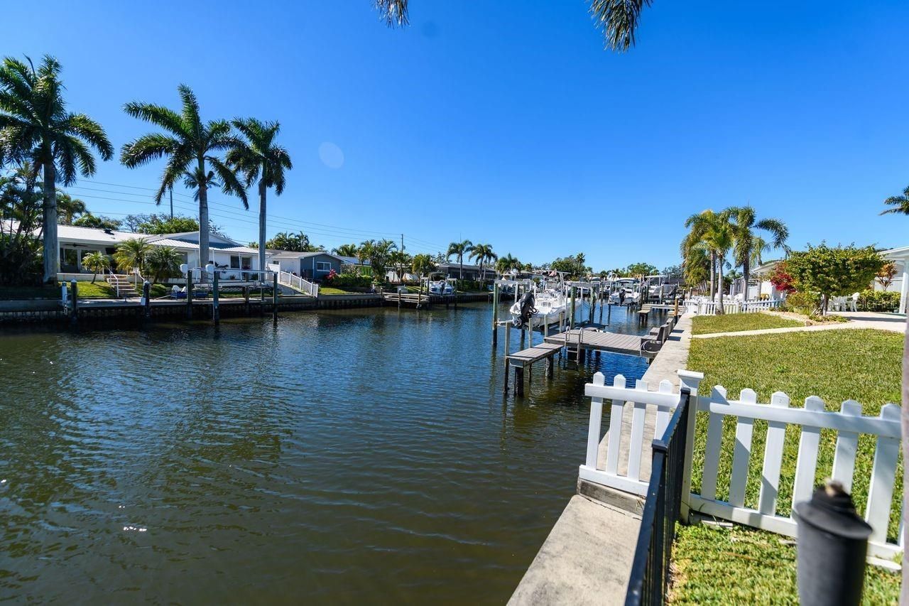 1472 47th Avenue Ne, Saint Petersburg, FL 33703 Photo