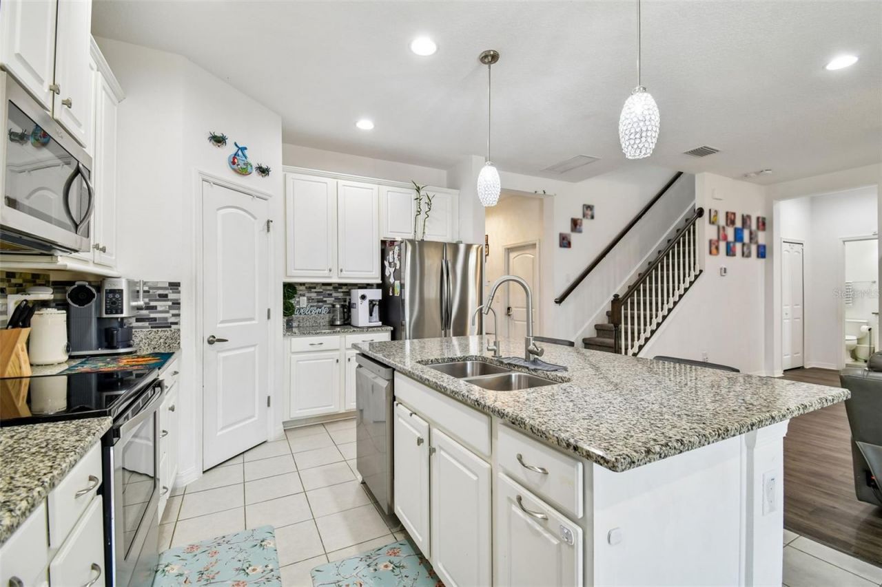 12112 Ledbury Commons Drive, Gibsonton, FL 33534 Photo