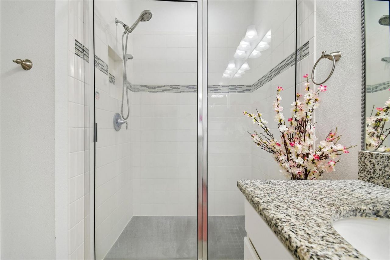 12112 Ledbury Commons Drive, Gibsonton, FL 33534 Photo