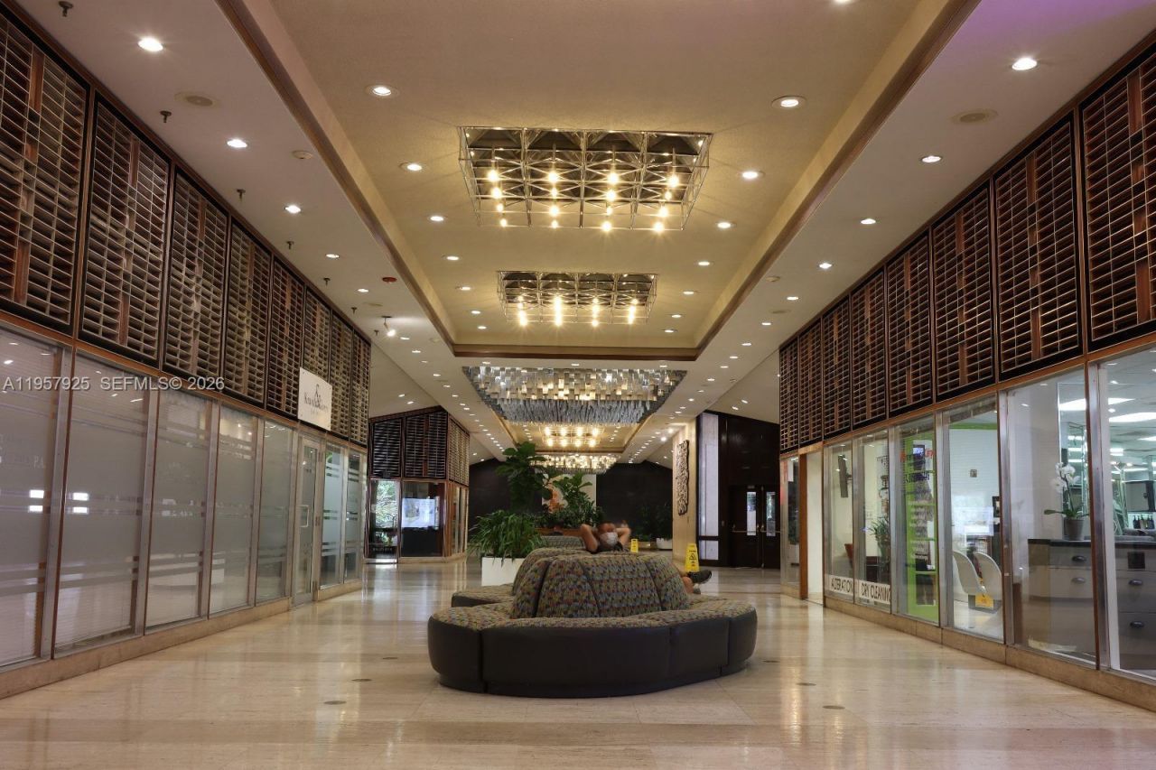 999 Brickell Bay Dr, Unit 1905, Miami, FL 33131 Photo