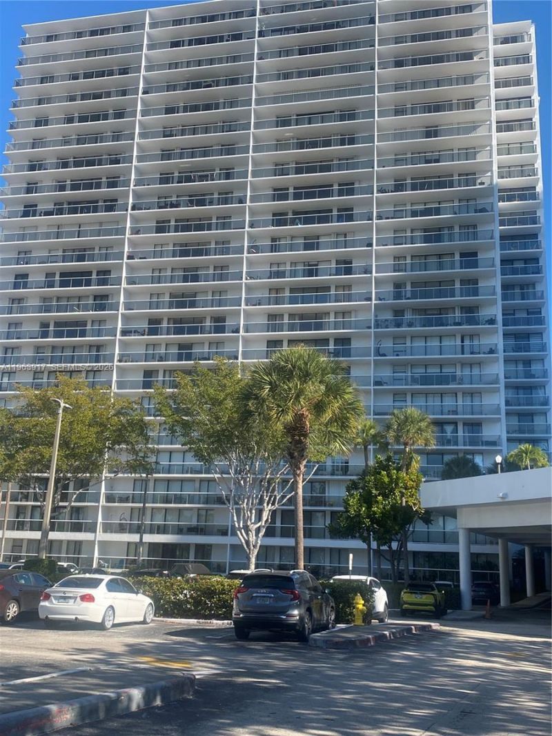 3701 N Country Club Dr, Unit 1502, Aventura, FL 33180 Photo