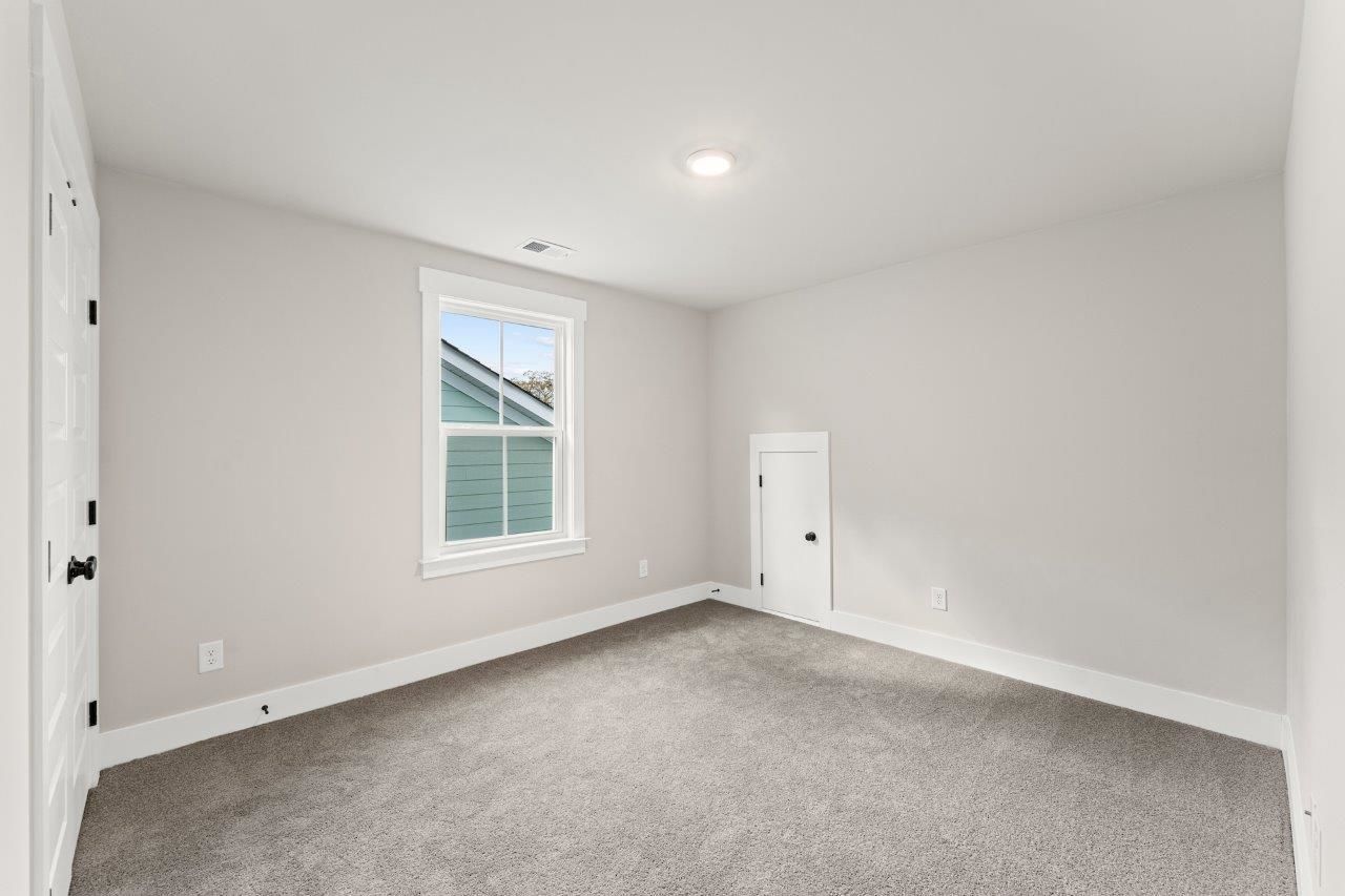 69 Madison Dr. Photo 16