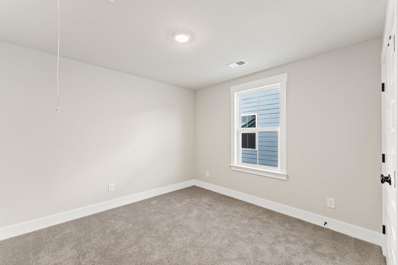 69 Madison Dr.  Photo 18