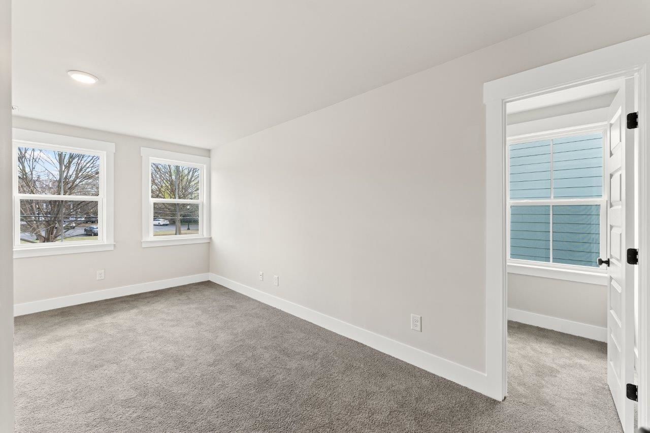 69 Madison Dr. Photo 21