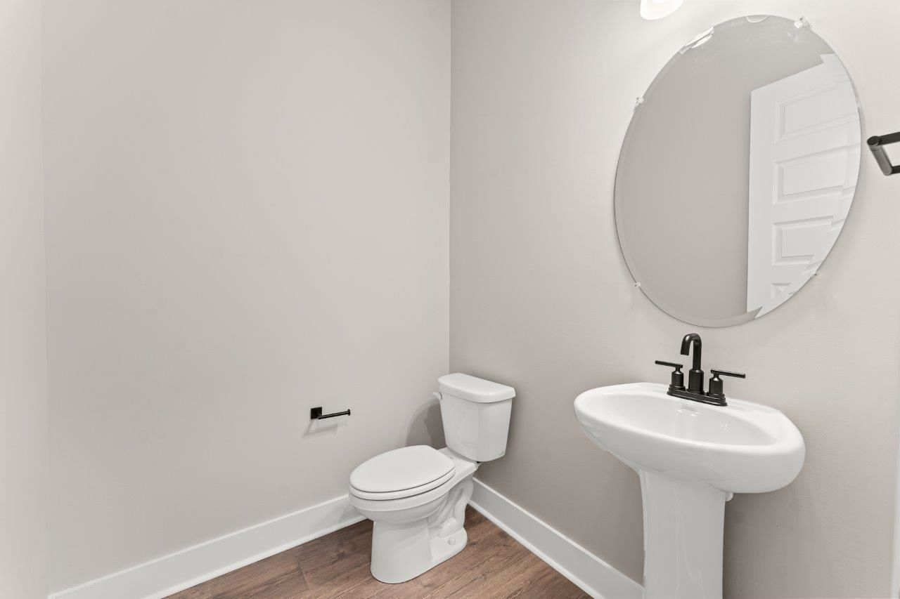 69 Madison Dr.  Photo 23