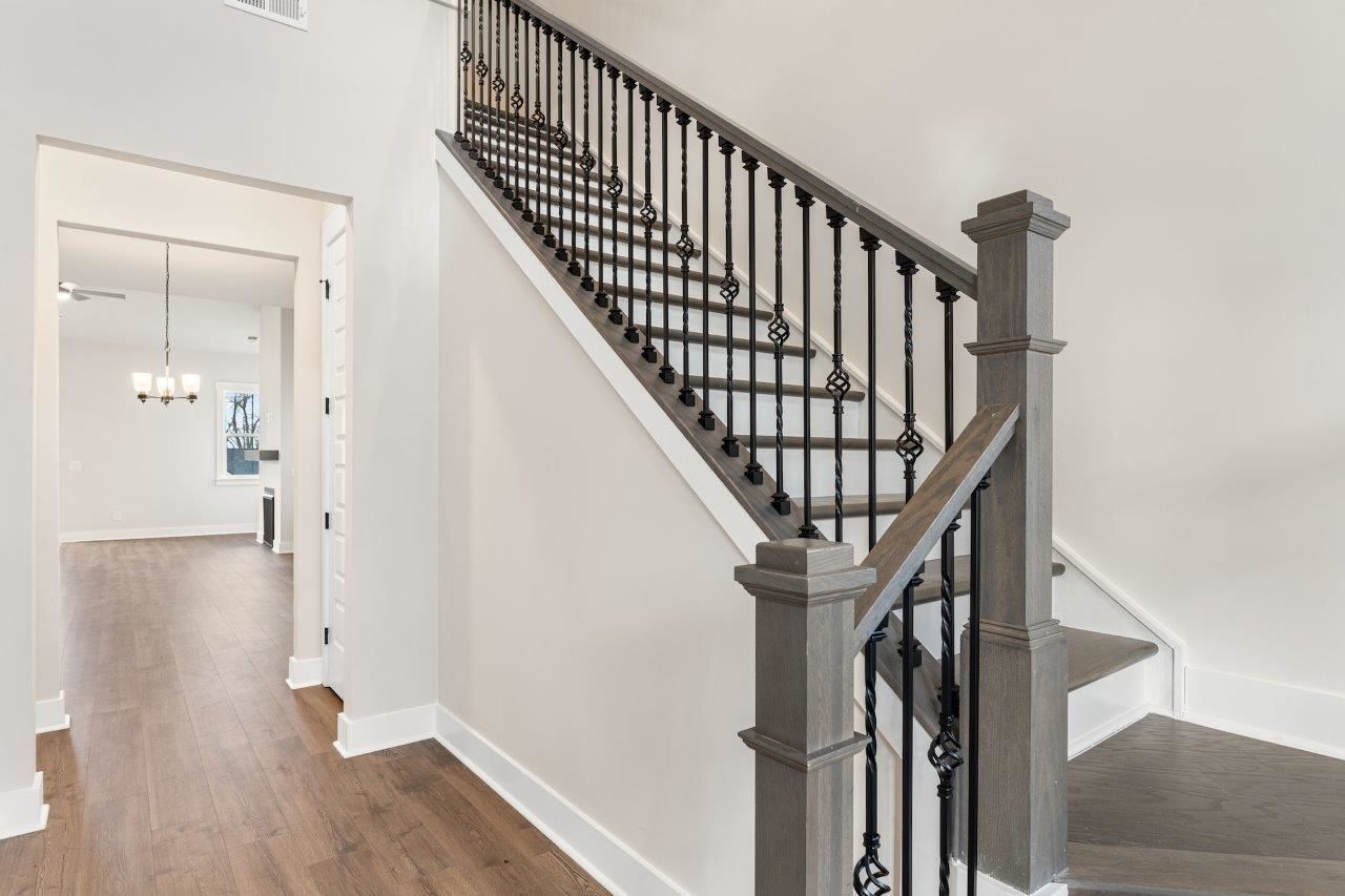 69 Madison Dr. Photo 24