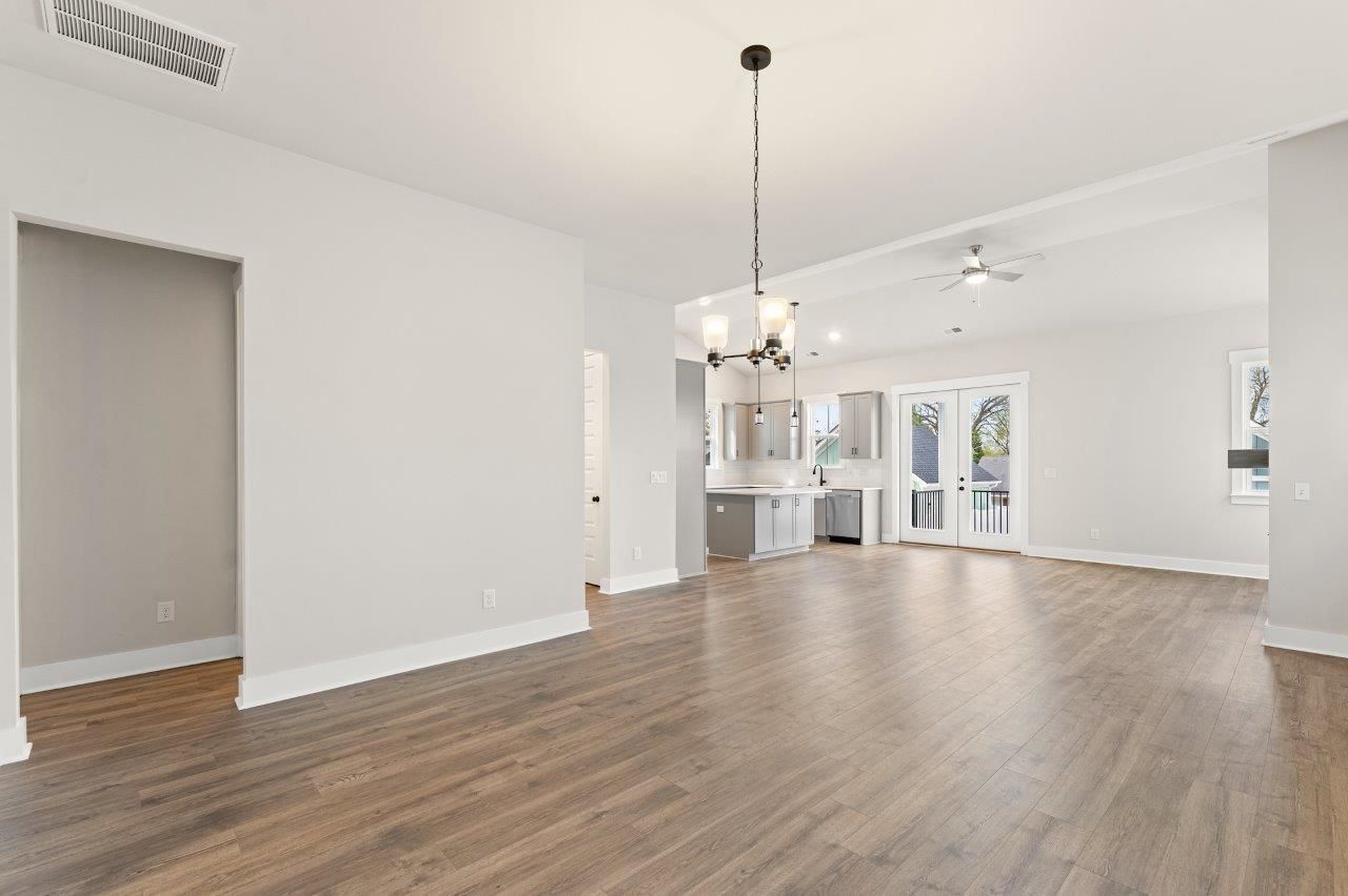 69 Madison Dr. Photo 5