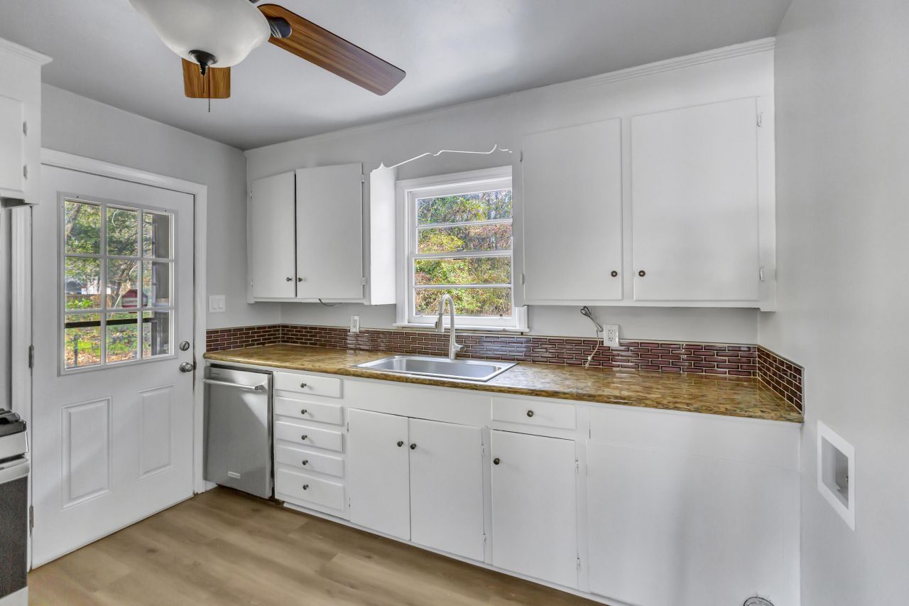 848 Savage Road Photo 10