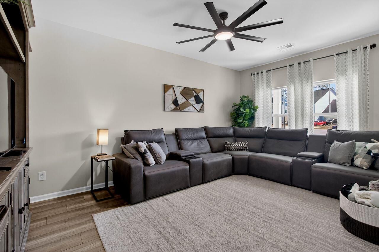 720 Newbury Street Photo 10