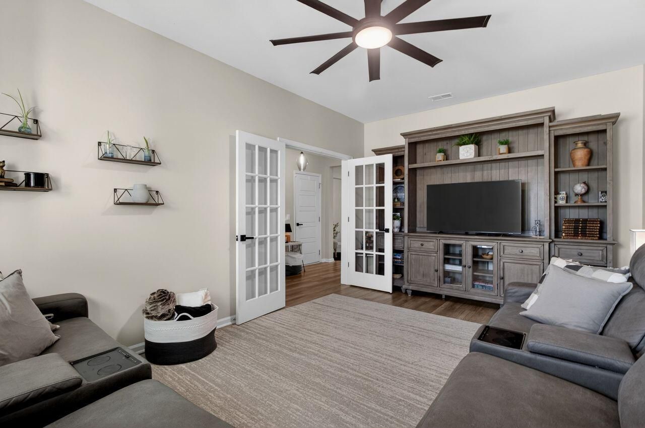 720 Newbury Street Photo 11