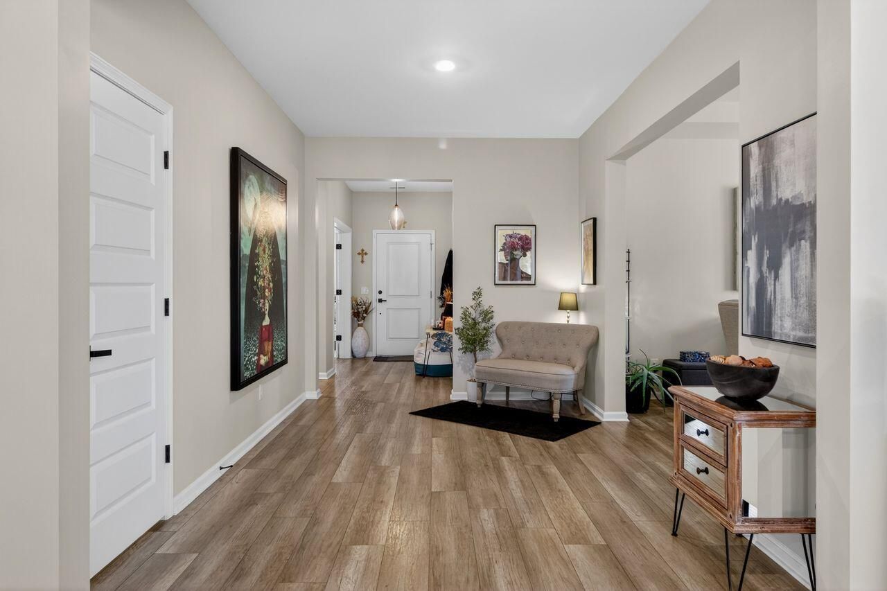 720 Newbury Street Photo 13