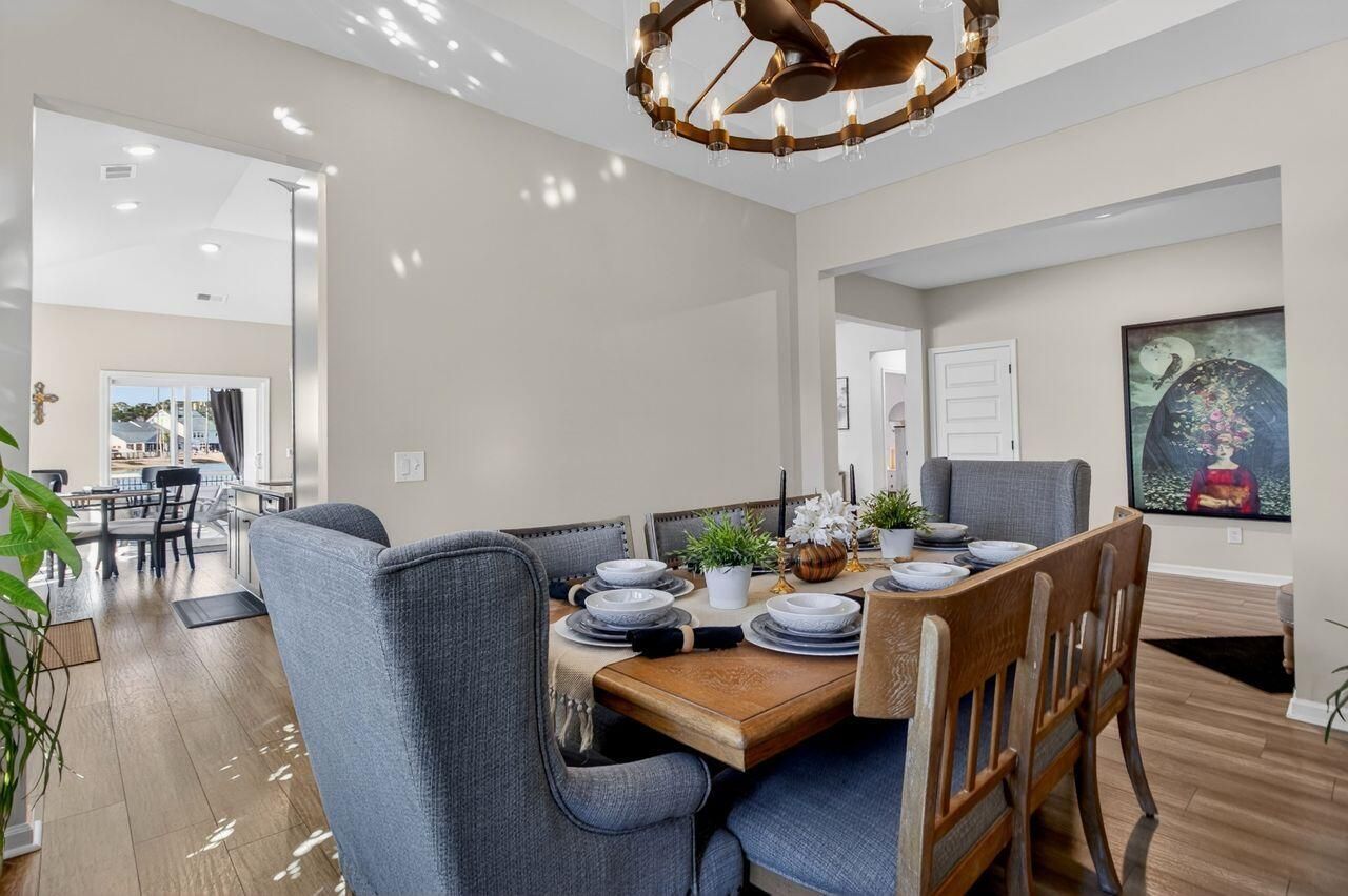 720 Newbury Street Photo 15