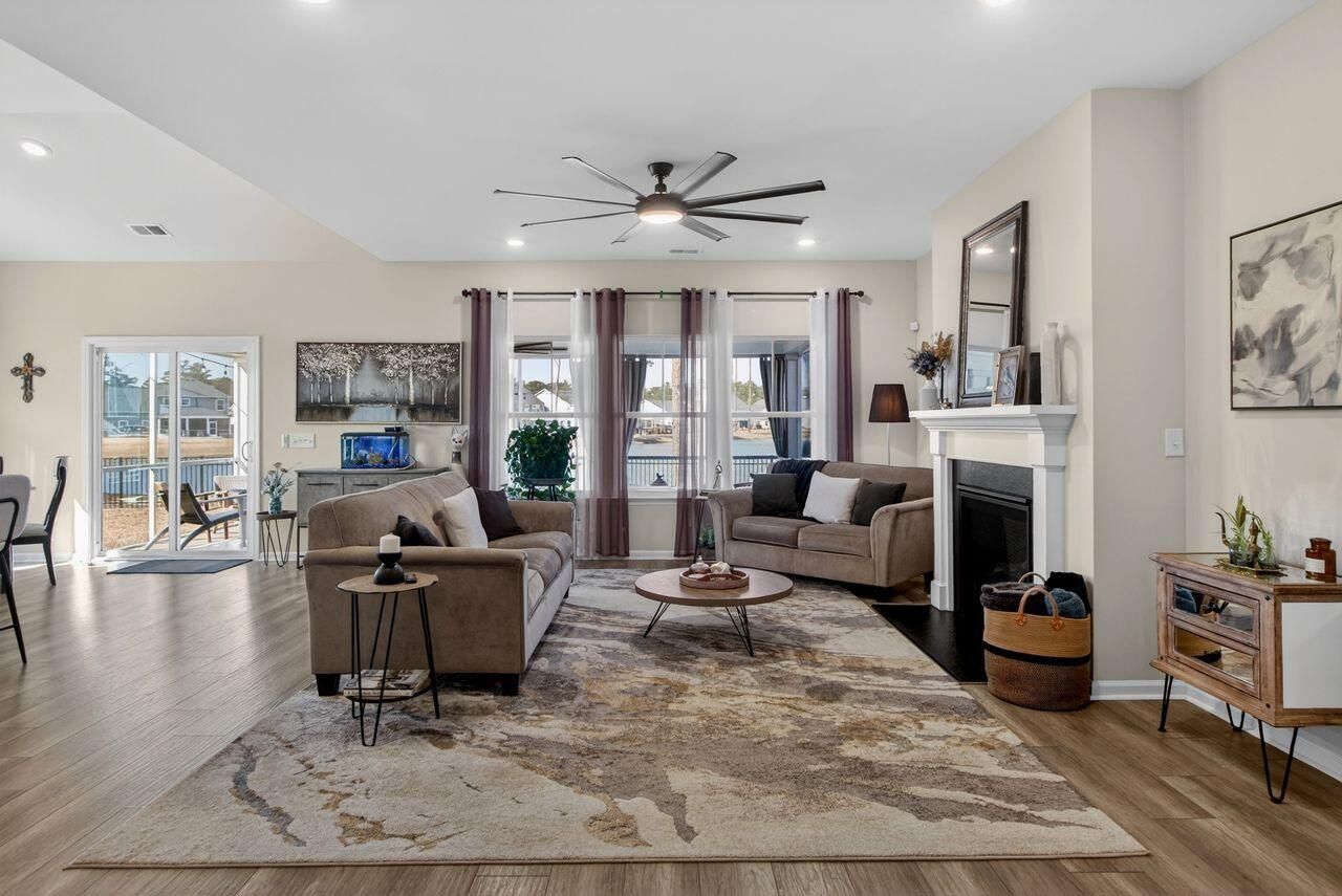 720 Newbury Street Photo 16