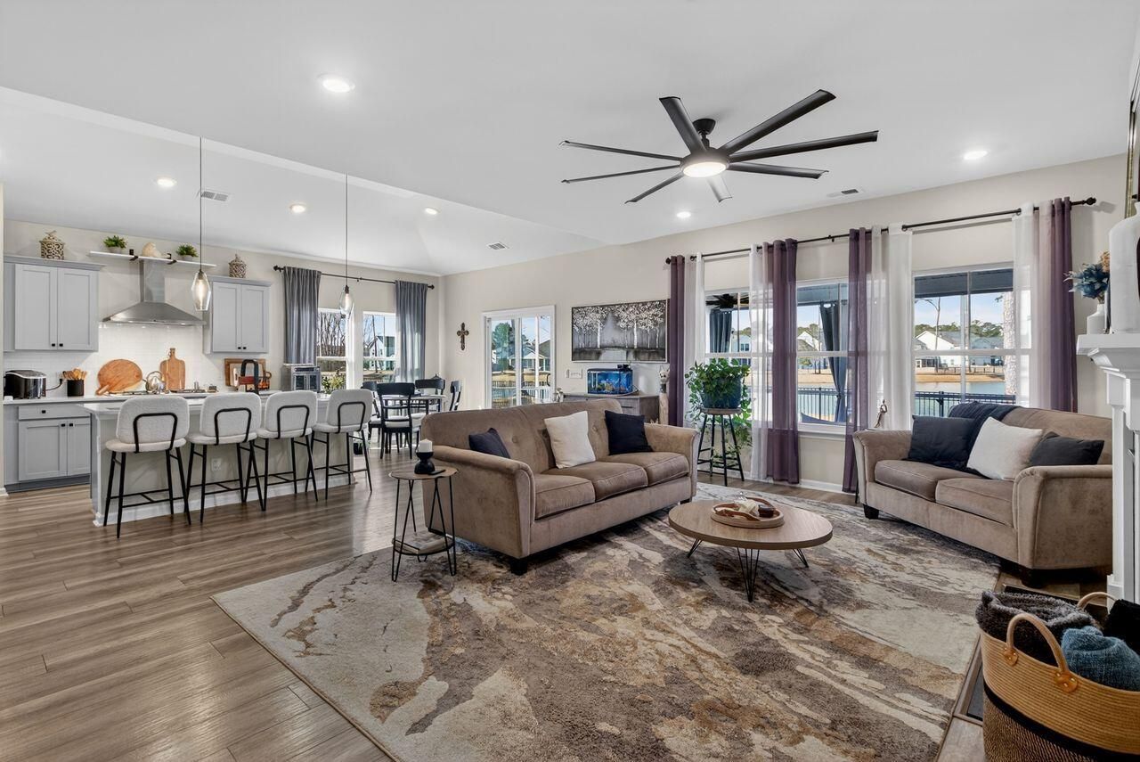 720 Newbury Street Photo 17