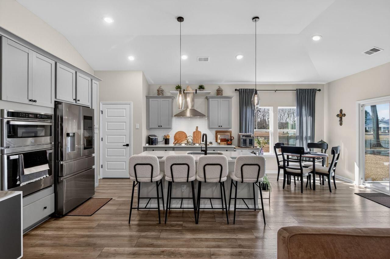 720 Newbury Street Photo 20