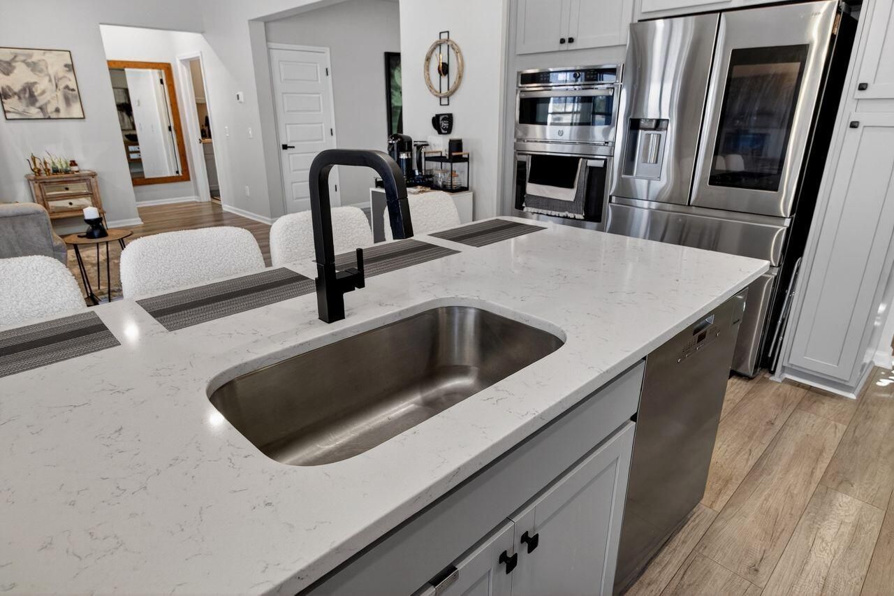 720 Newbury Street Photo 22