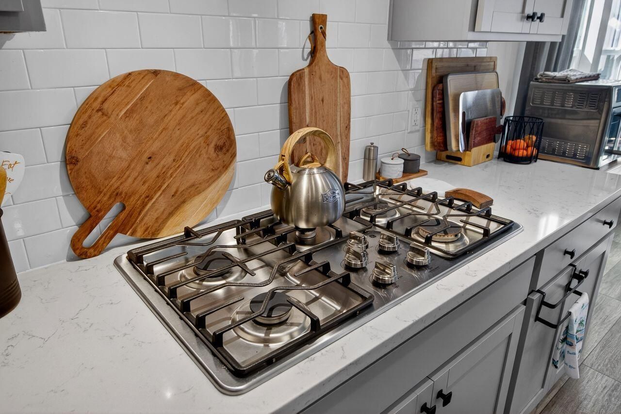 720 Newbury Street Photo 23