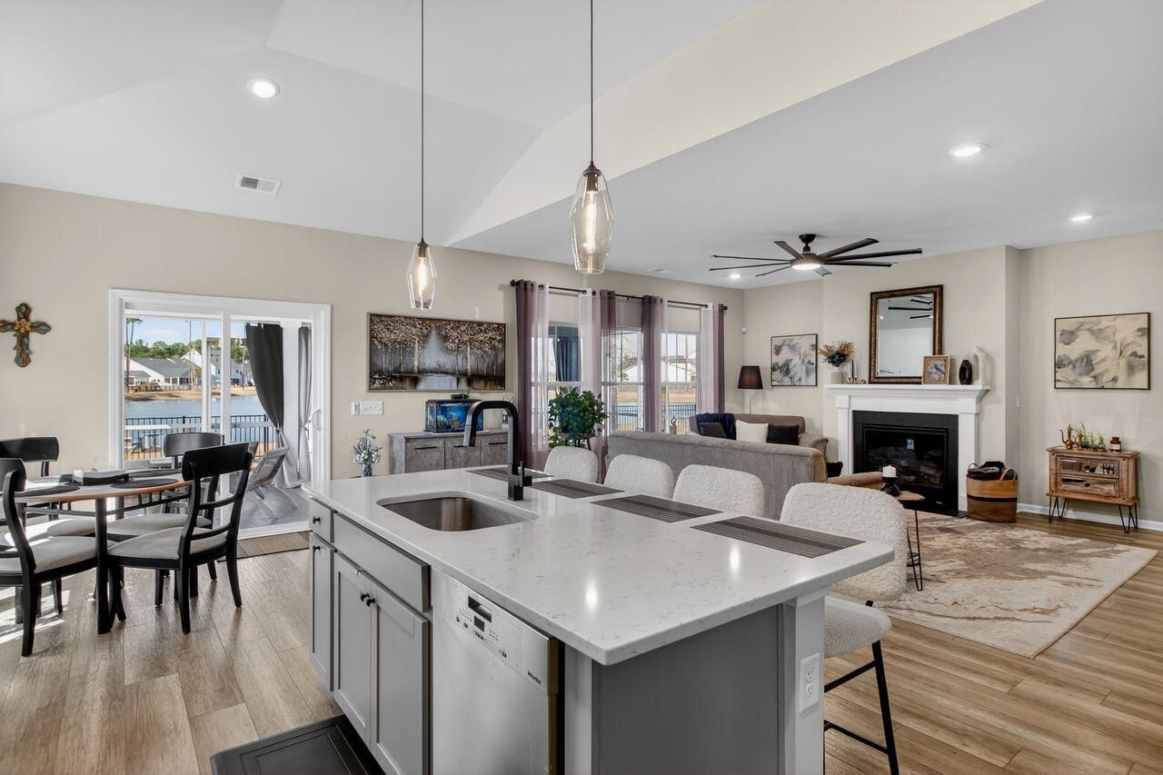 720 Newbury Street Photo 24