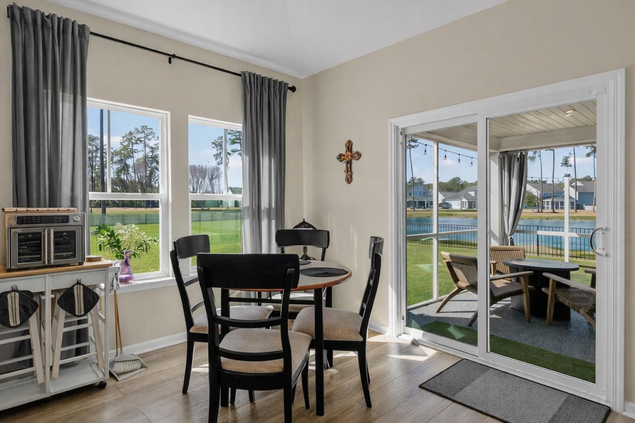 720 Newbury Street Photo 26