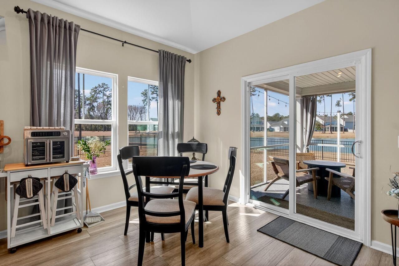 720 Newbury Street Photo 26