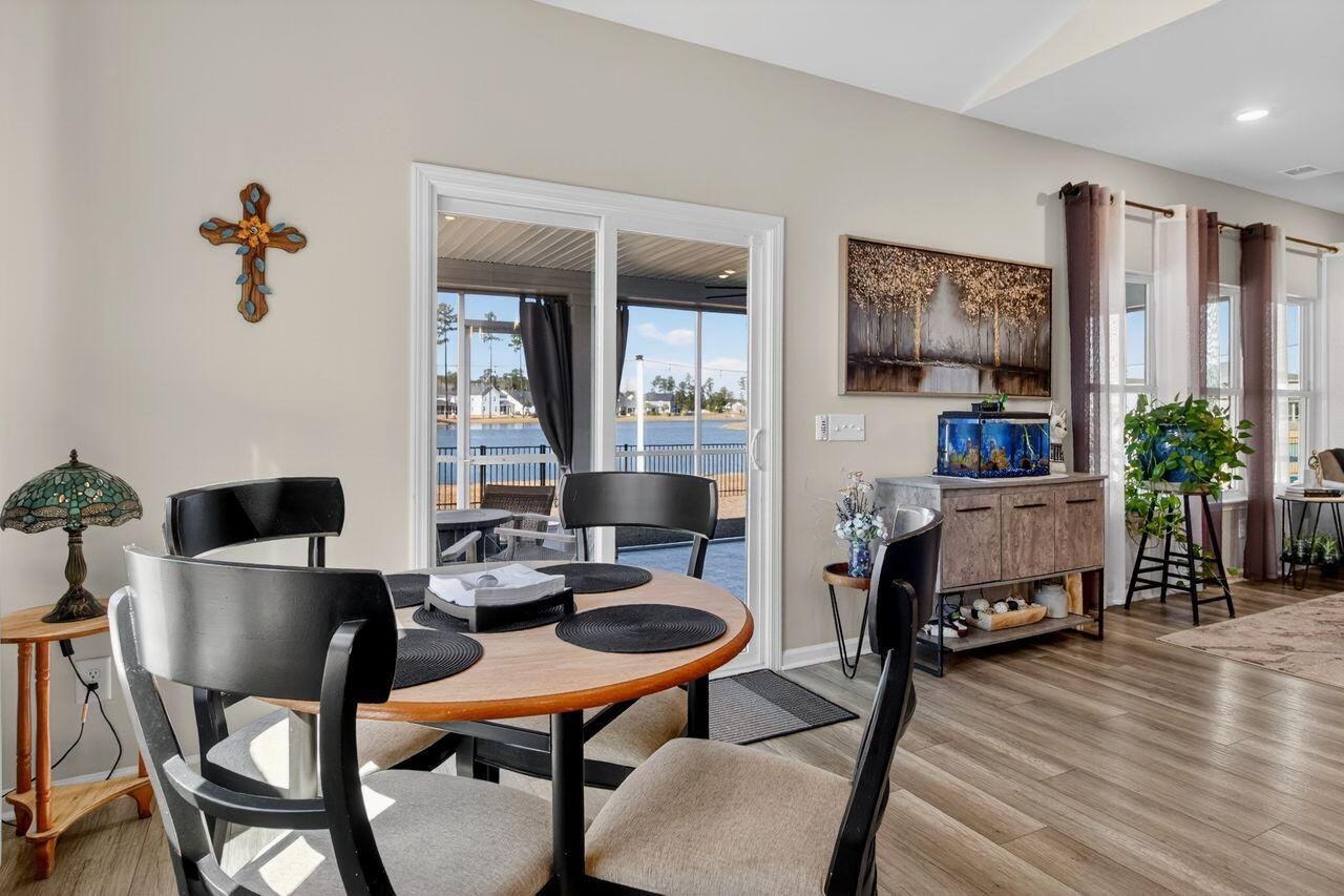 720 Newbury Street Photo 27