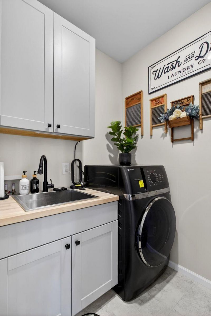 720 Newbury Street Photo 32