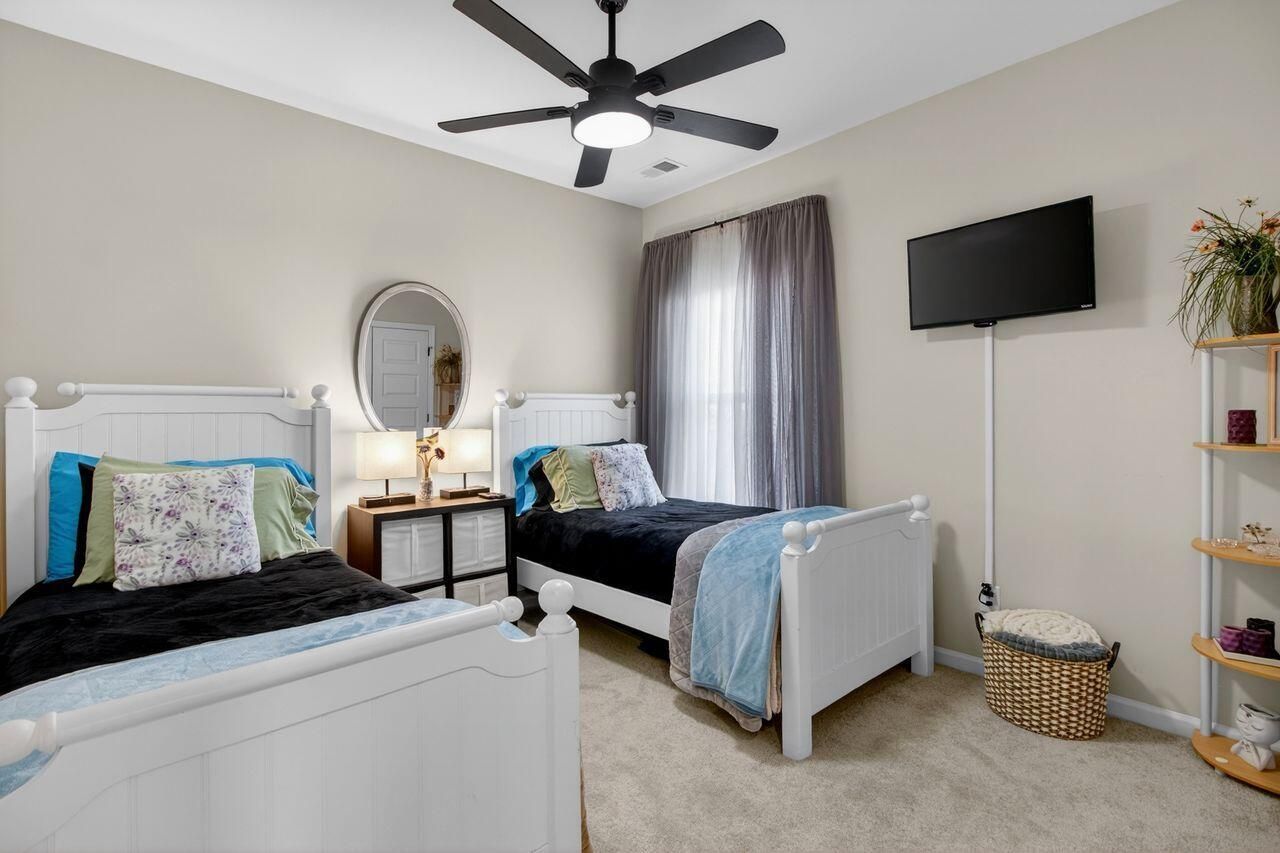 720 Newbury Street Photo 33