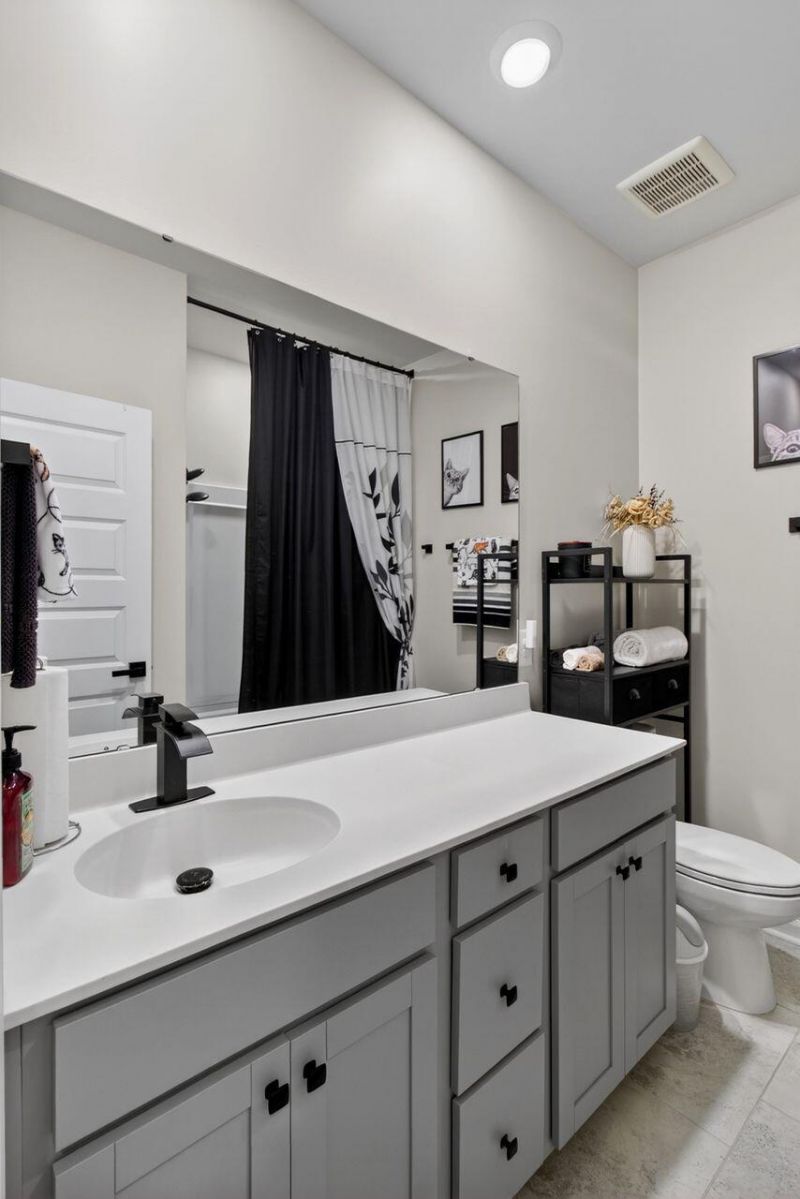 720 Newbury Street Photo 35