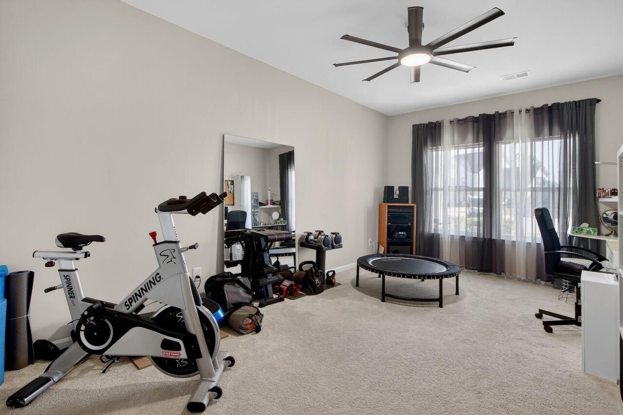 720 Newbury Street Photo 36