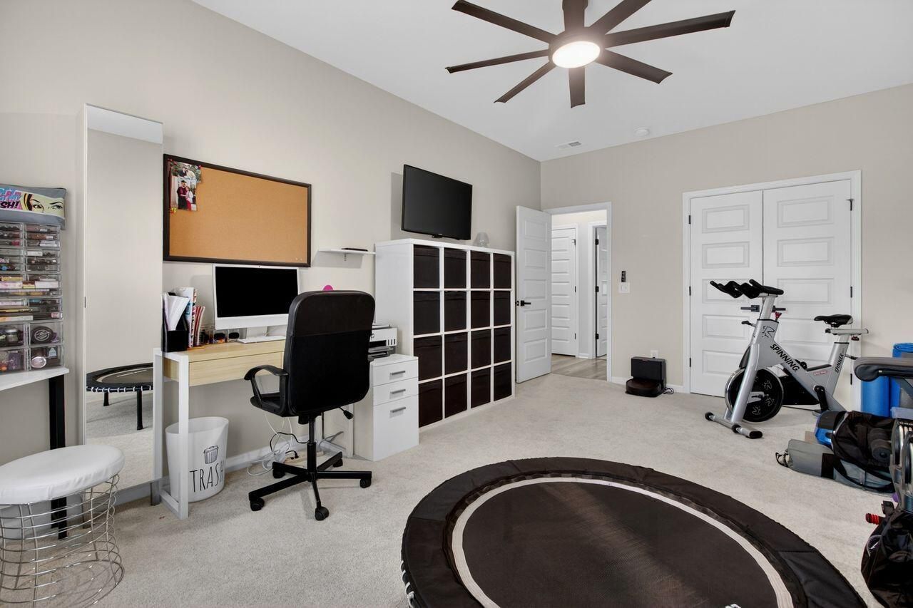 720 Newbury Street Photo 37