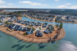 720 Newbury Street photo 4