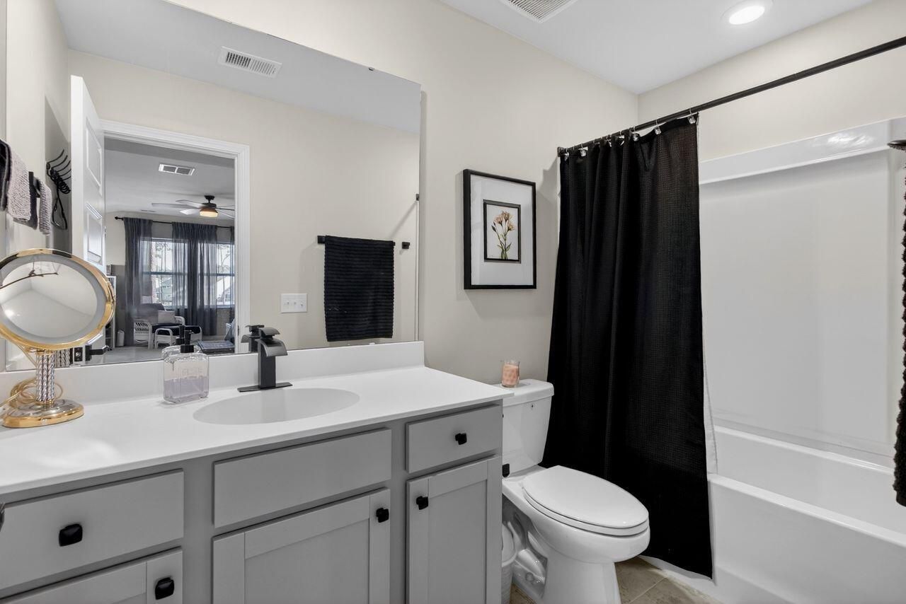 720 Newbury Street Photo 43