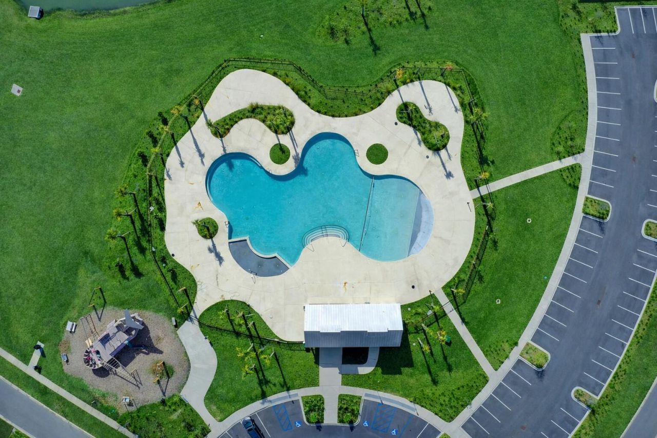 720 Newbury Street Photo 48