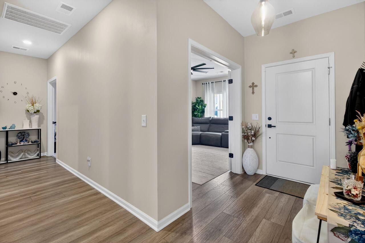 720 Newbury Street Photo 9