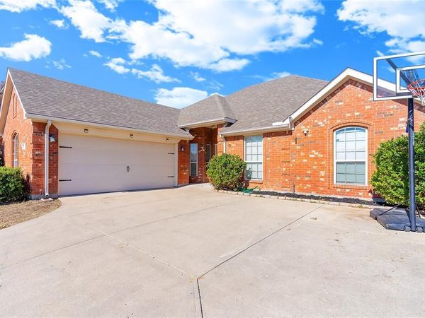 1517 White Willow Lane, Arlington, TX 76002