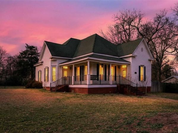 517 S Boyd Street, Lindale, TX 75771