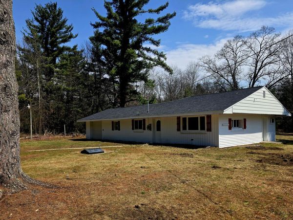 3696 S Locust Avenue, Newaygo, MI 49337