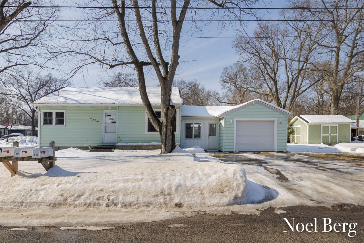 639 Carlton Street, Muskegon, MI 49442 Main Photo