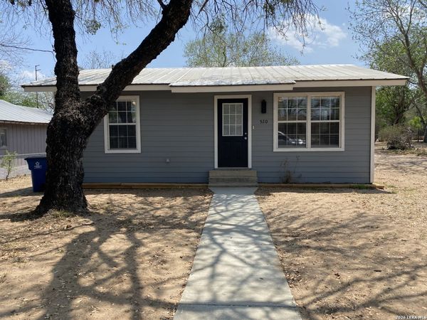 520 Avenue J, Poteet, TX 78065