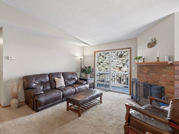 1046 E Travelers Trail, Unit 39, Burnsville, MN 55337