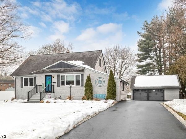 19 Colfax Dr, Pequannock, NJ 07440