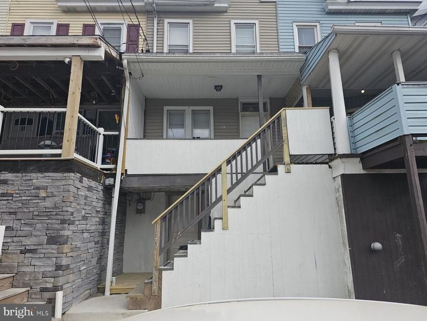 123 W Railroad Avenue, Nesquehoning, PA 18240 Main Photo