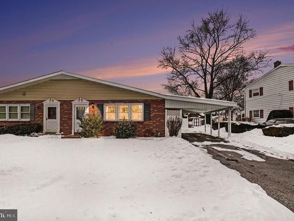 504 HENSLEY, LITITZ, PA 17543