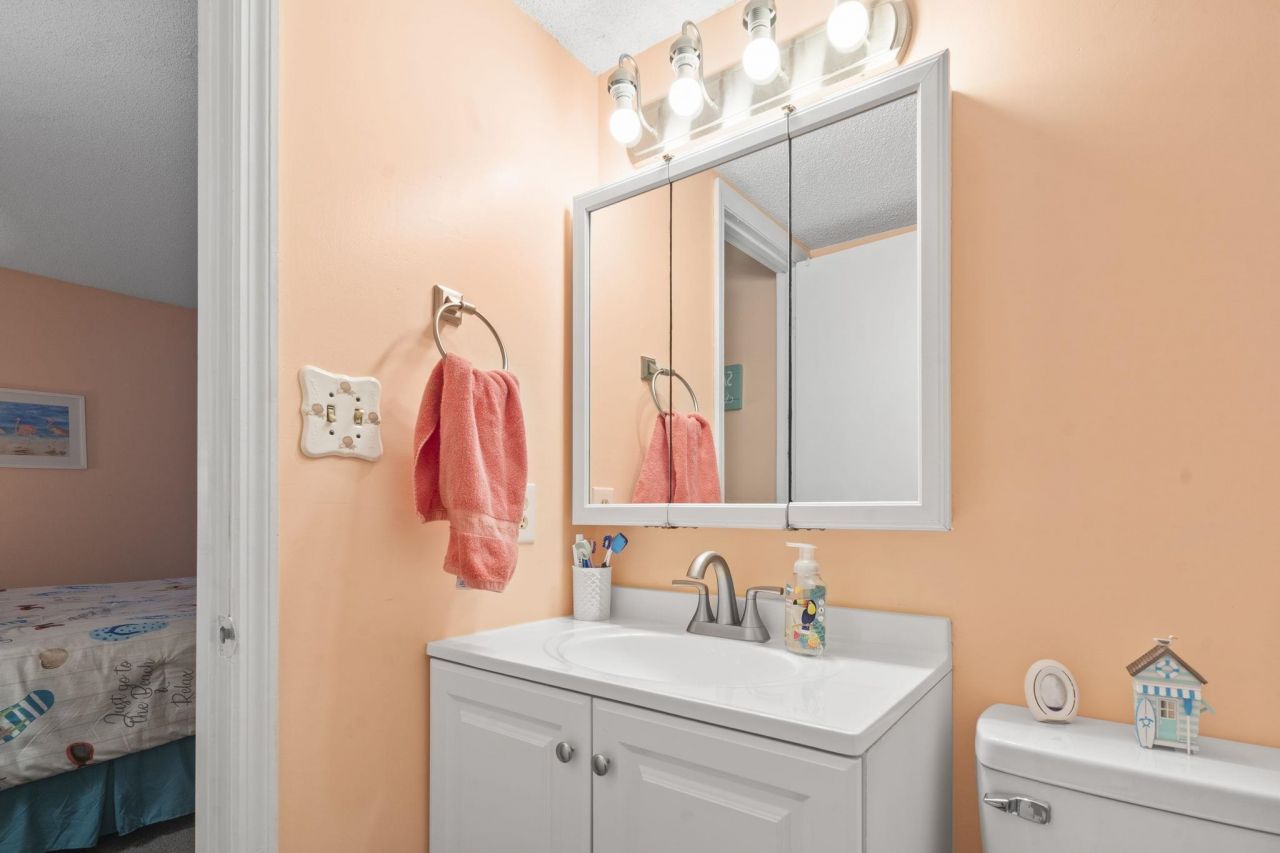 1500 Cenith Dr. Photo 22